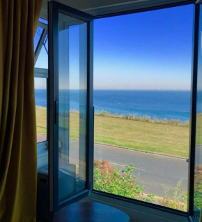Seafront home with fabulous sea views